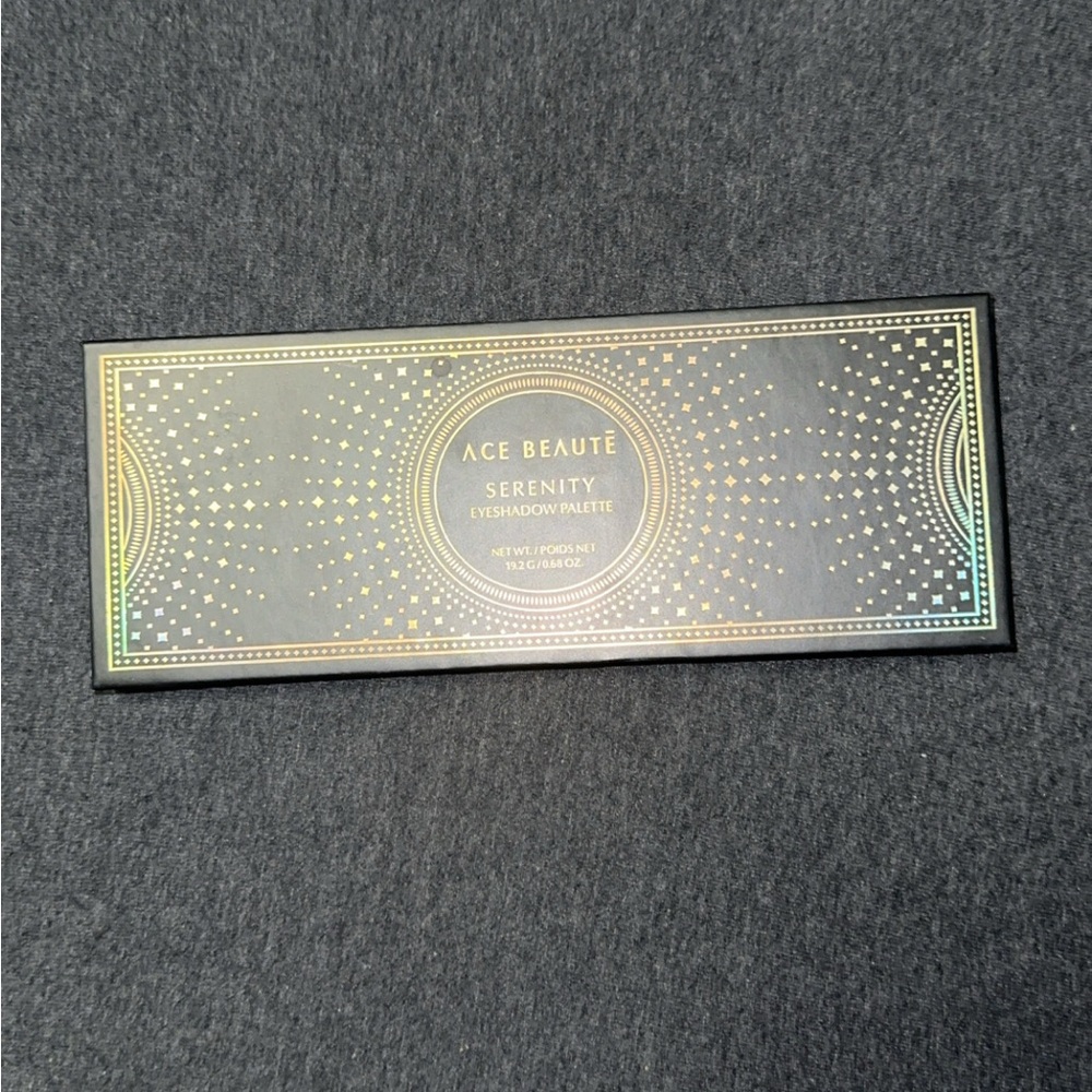 Ace Beaute Black and Gold Geometric Accents